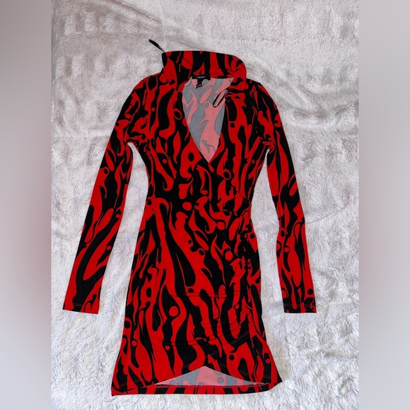 Red Print Bodycon Dress - Picture 2 of 5
